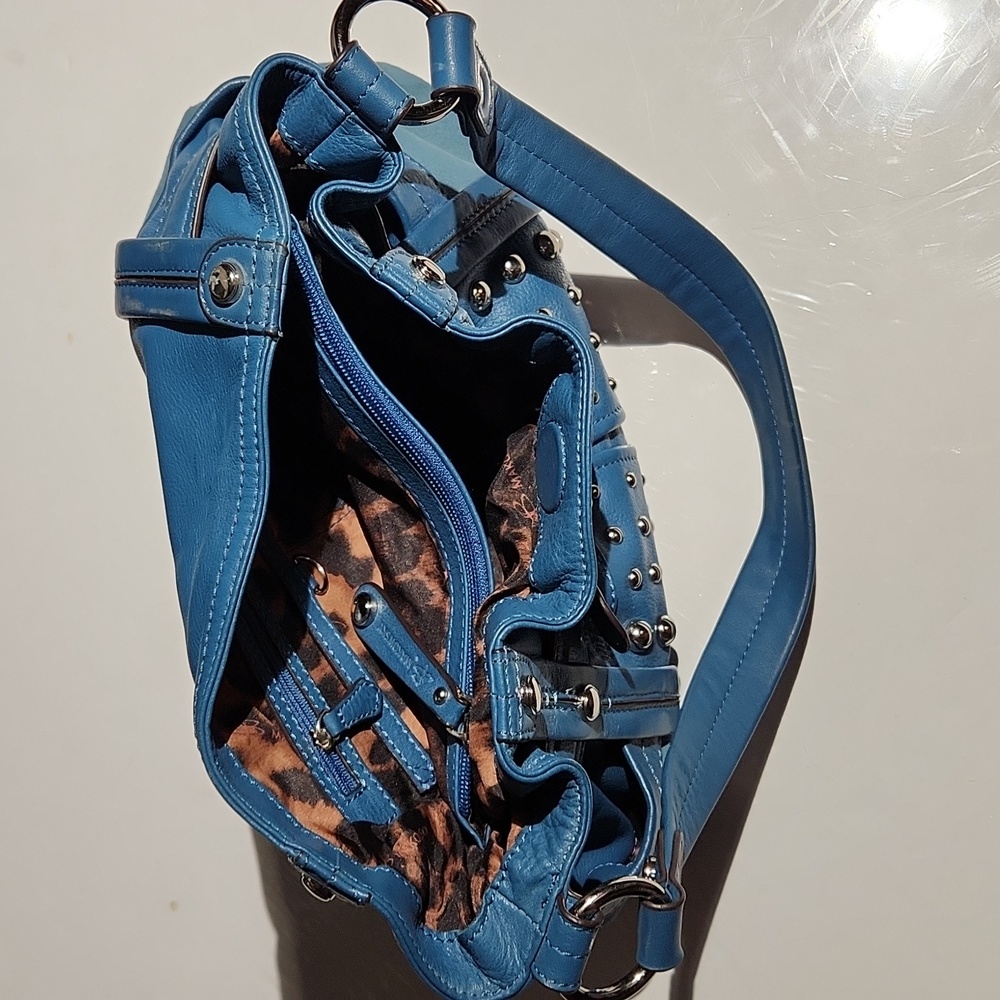 B Makowsky blue 100% leather moto style moto studded bag w/ dust bag - Picture 10 of 13